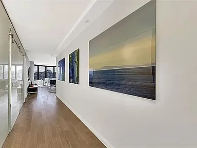 330 E 38th St APT 18B