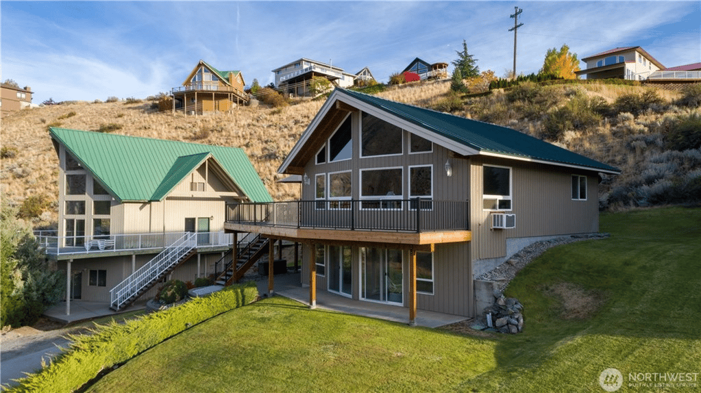 270 W Beach Dr