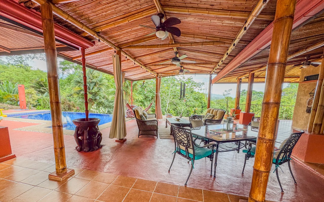 Tropical Getaway with Two Villas and Lush Gardens Near the Heart of Uvita