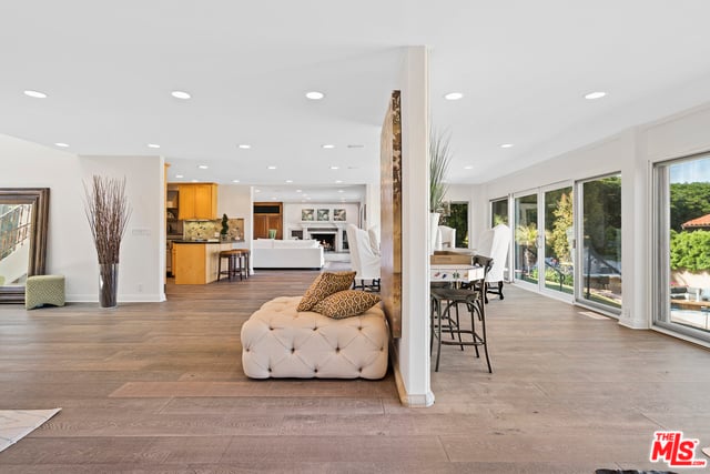 7036 Grasswood Ave