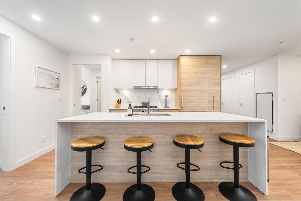 585 Austin Ave, #2103