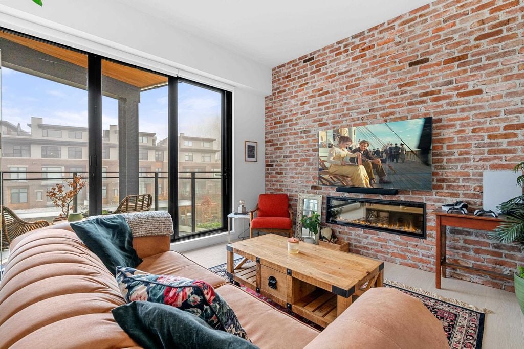 300 Salter St, #310