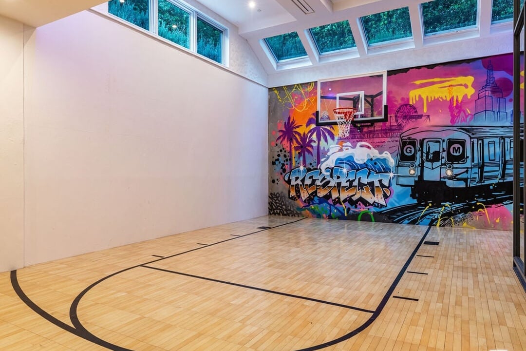 Monarch Reserve, N Norman Pl, 90049