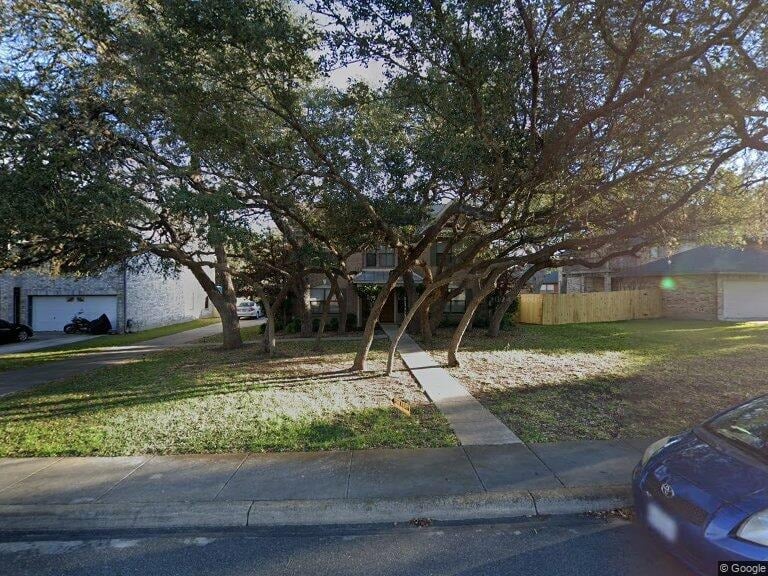 2218 Newoak Park