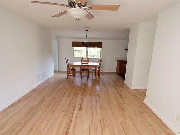 27 Walnut Ave