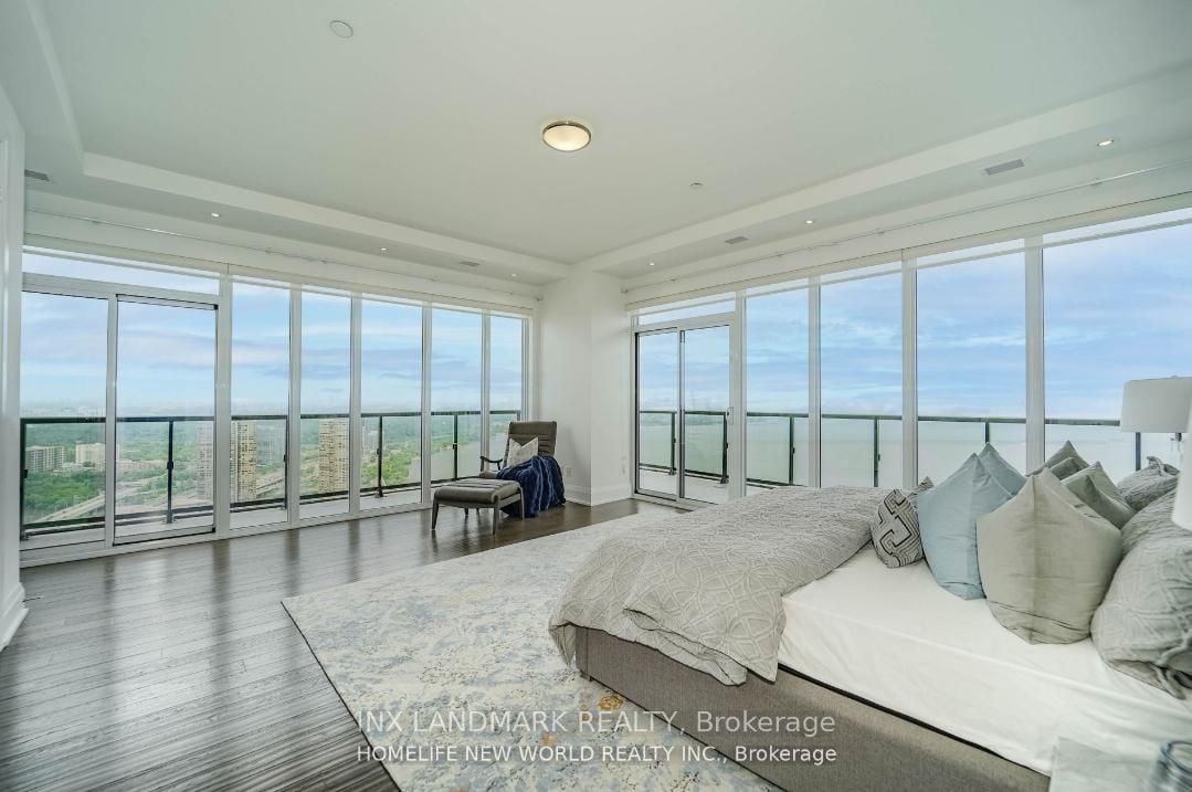 CITY VIEWS AND LUXURY LIVING