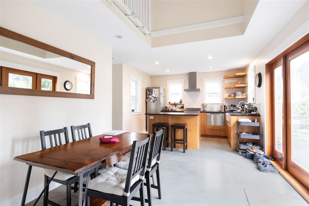 2176 W 57th Ave