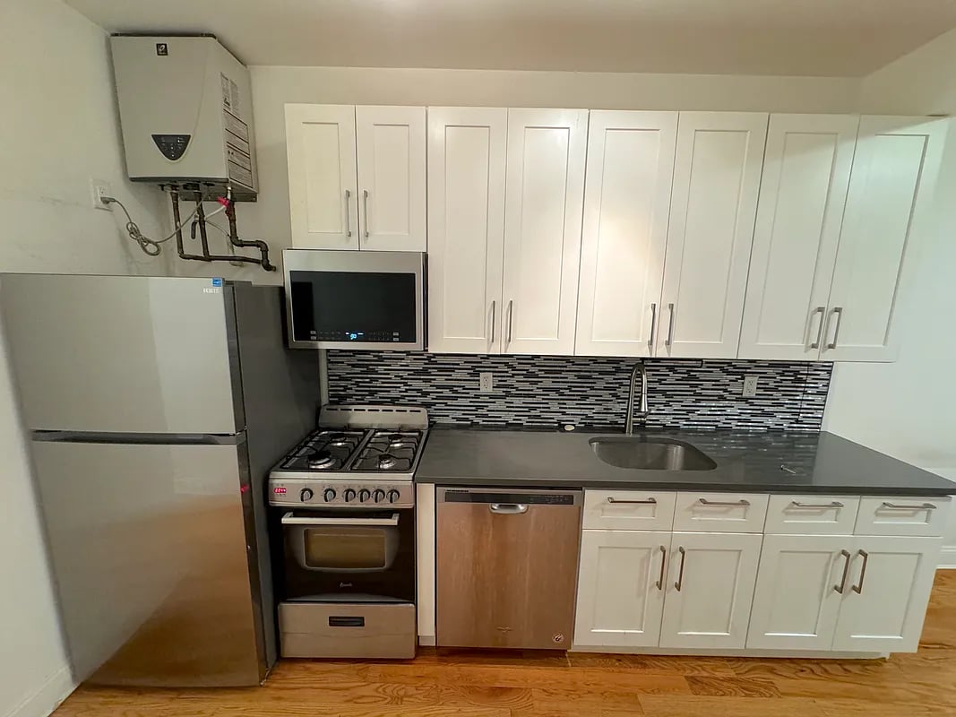 235 Jefferson Street #3R