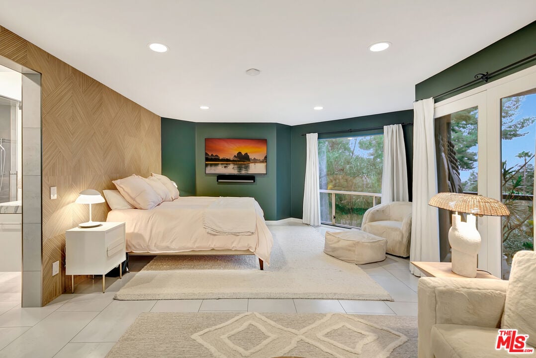 Primary suite at 4102 Cachalote Street