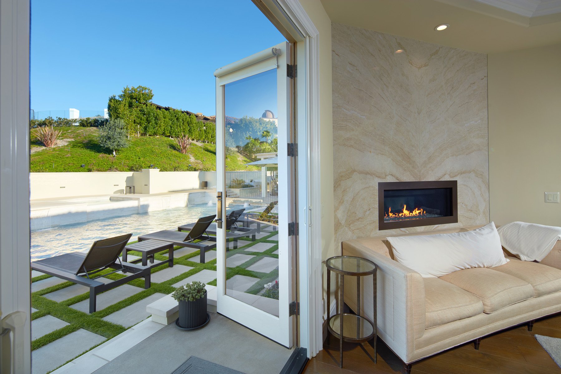 1 Elk Grove Ln