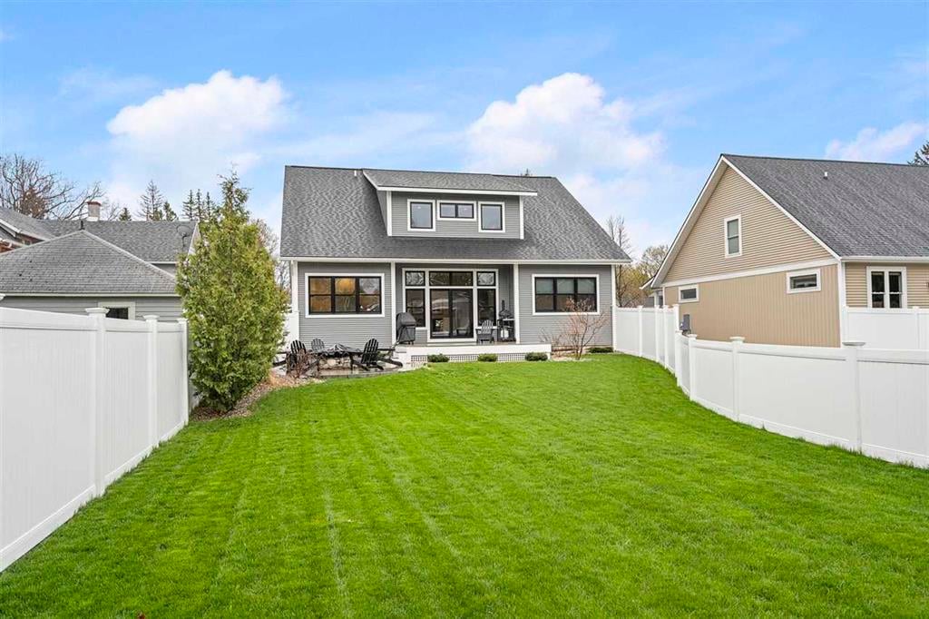 917 Grove Street, Petoskey MI 49770
