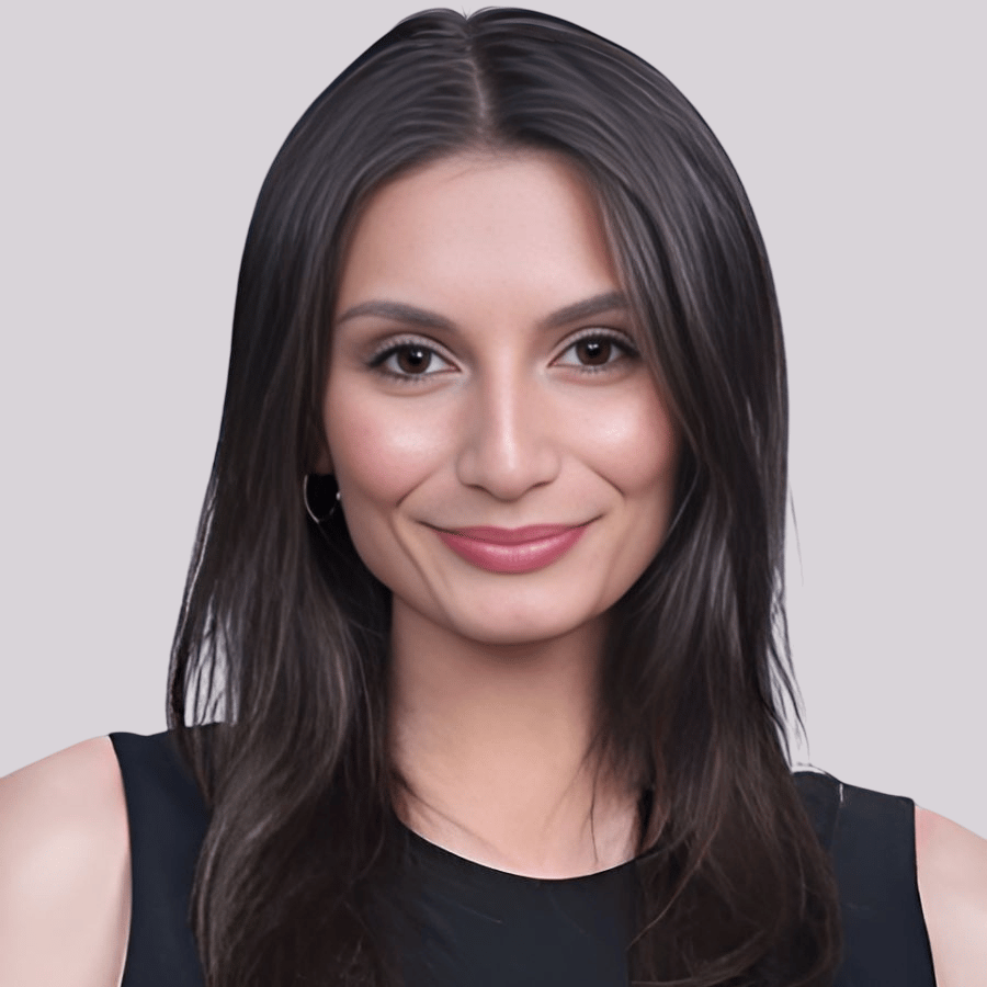 Carla Papetti Alexandria Real Estate Agent Headshot