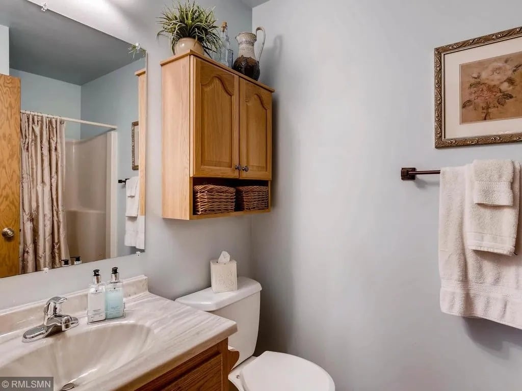 1451 Fallbrook Ln