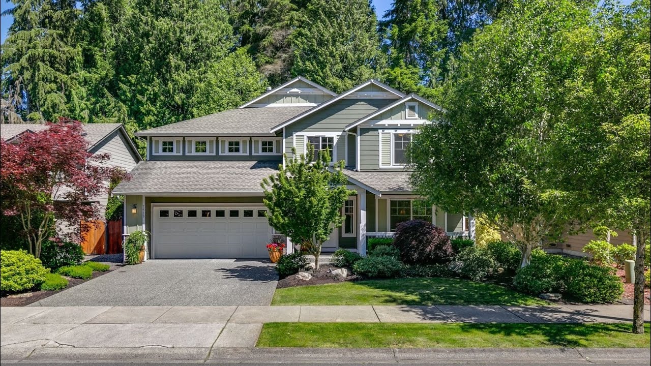 Hot Lake Stevens Listing- Cavalero Ridge- 3,072 sq fly- 5bed/2.5 baths - walking distance parks!