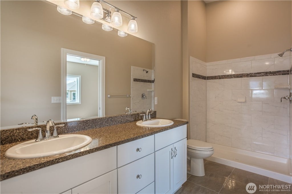 215 Village Dr