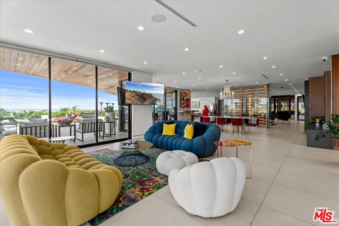 Celestia Estate, Hercules Dr, 90046