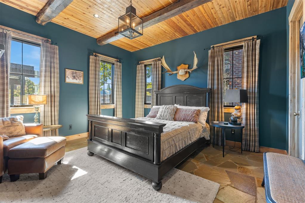 The Art of Lake Living: 38 Park Street Carlton Landing, Oklahoma - Wyatt Poindexter - The Agency