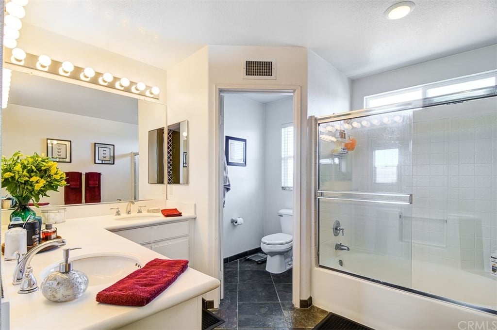 7461 Shelter Cove Cir