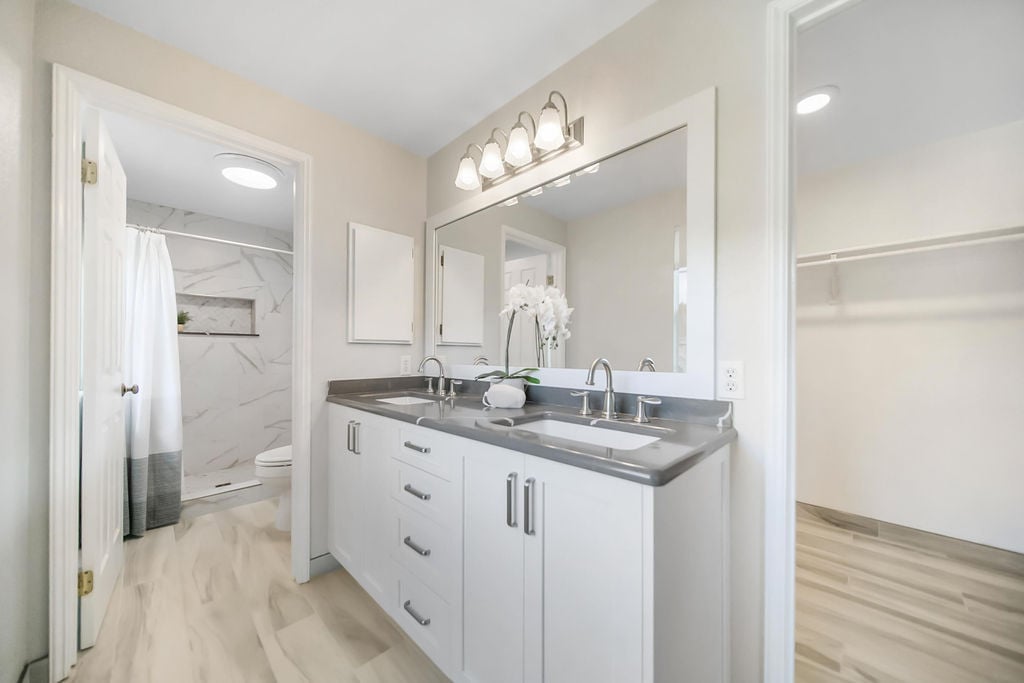 3055 NW Colonial Lane