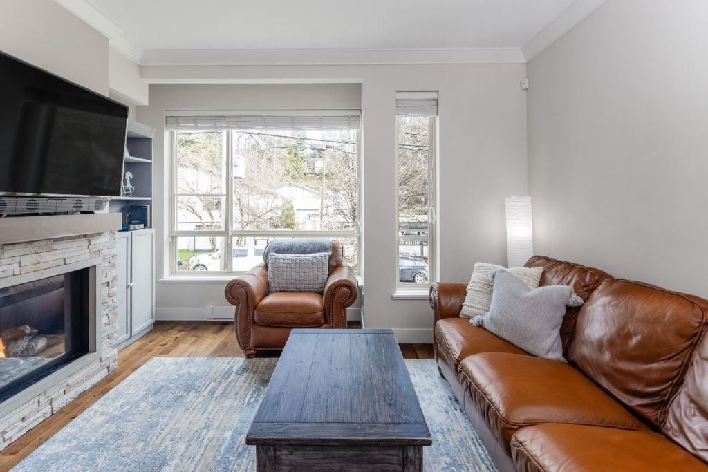 897 Premier St, #1