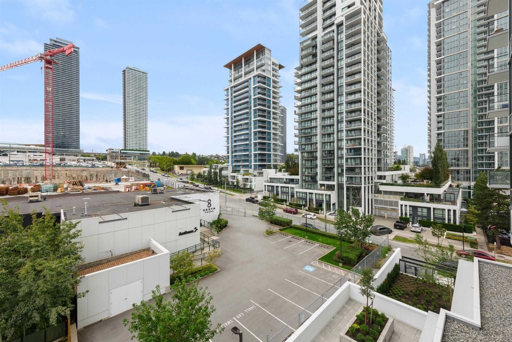 2425 Alpha Ave, #307