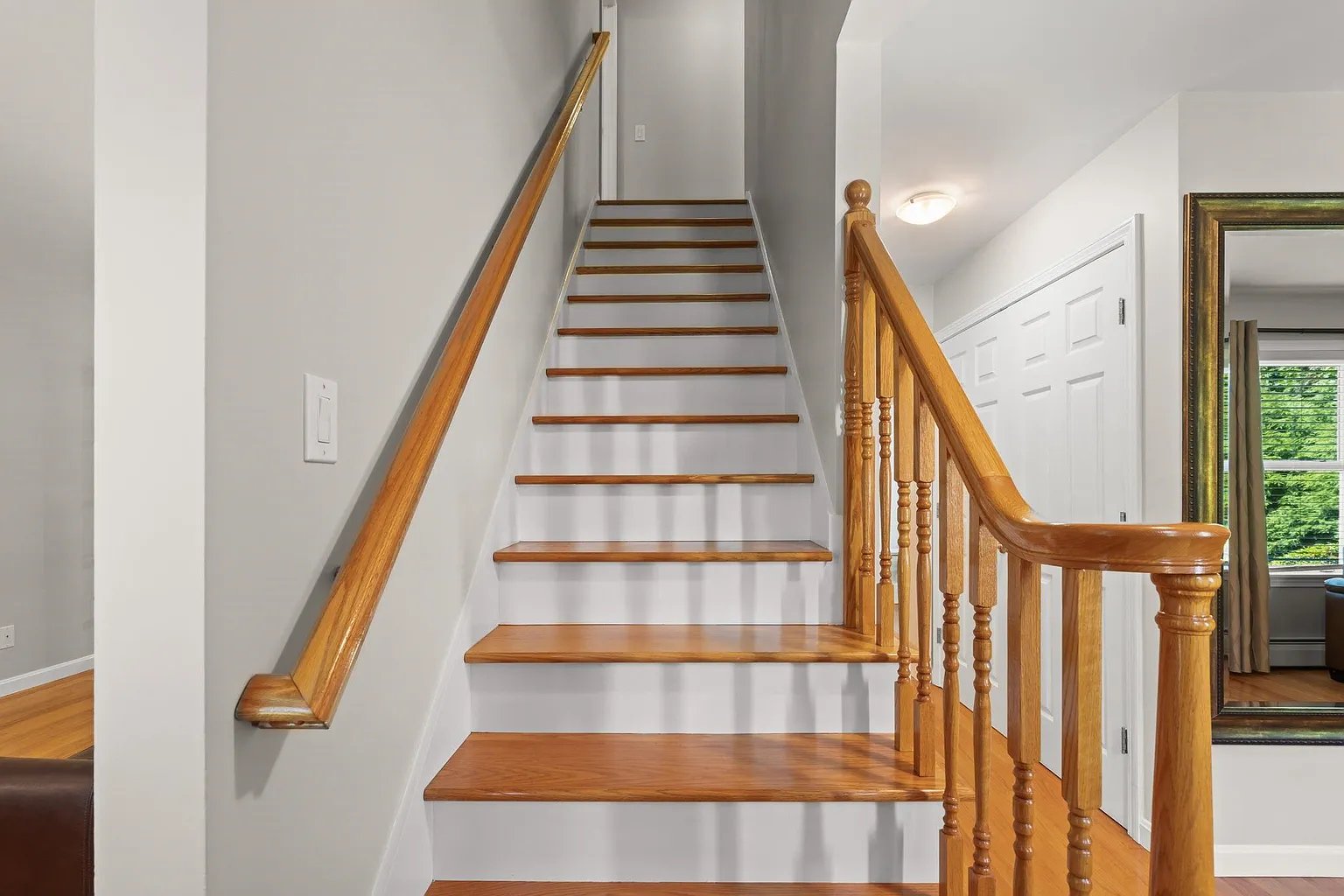 2 Brookside Ln