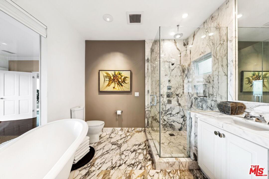 Sierra Mar Dr, 90069