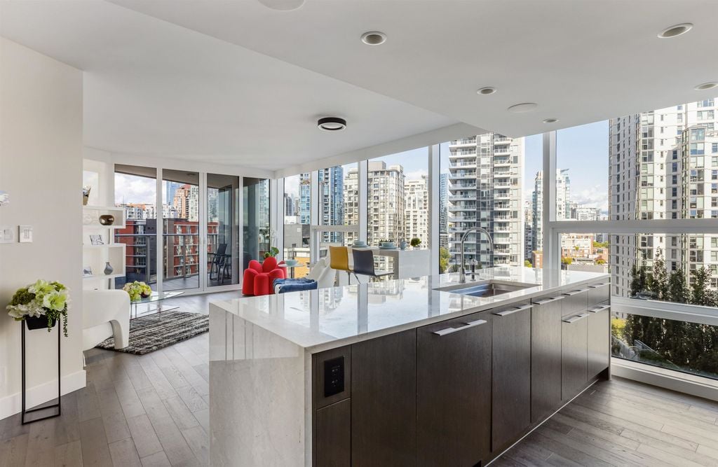 499 Pacific St, #1502