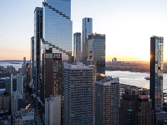 550 10th Ave Unit: 2605