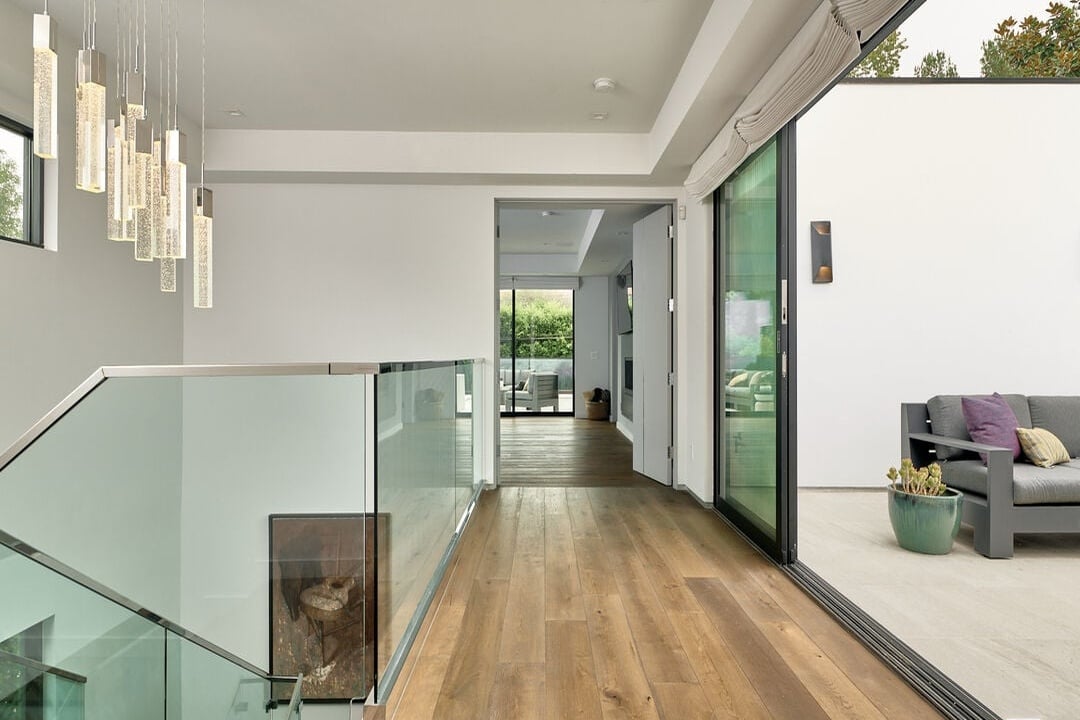 N Bowling Green Way, 90049