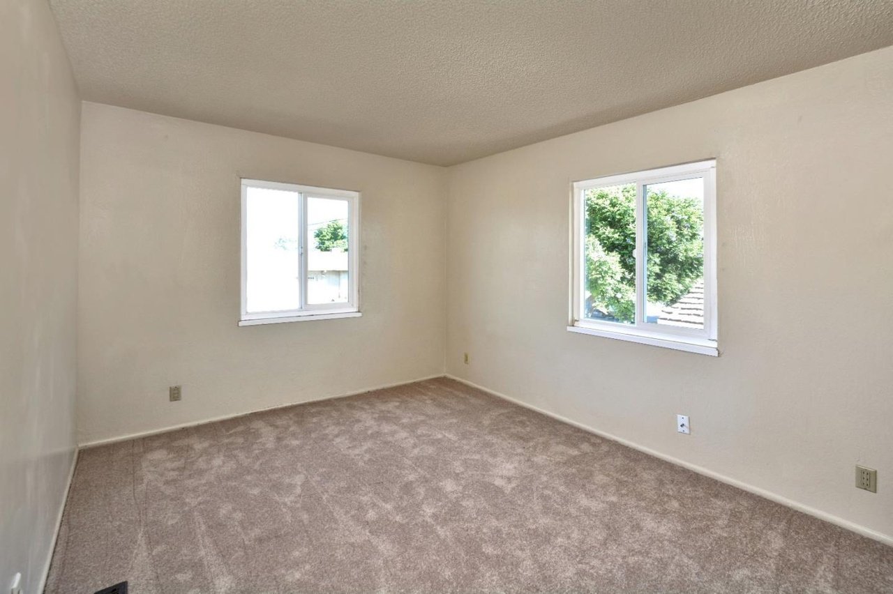 1311 Dickens Dr