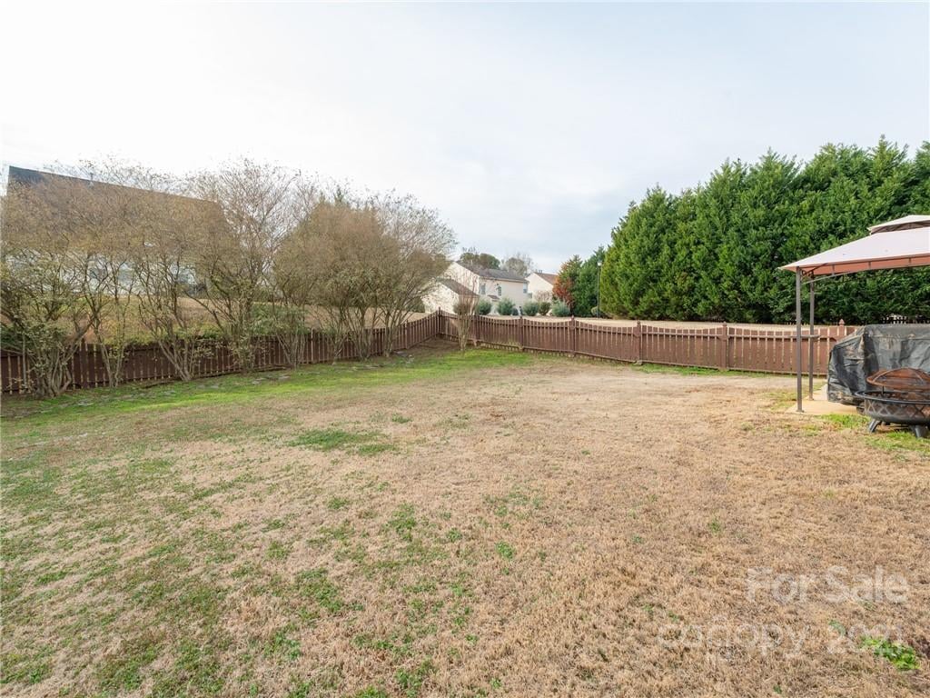 273 Notable Ln