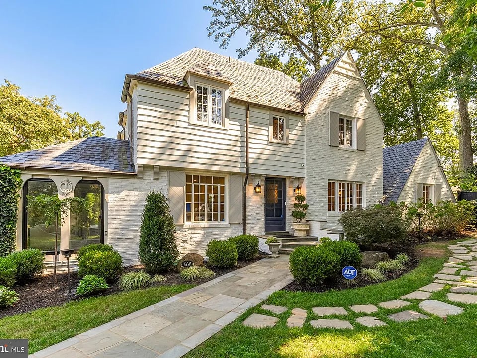 3110 Rolling Rd