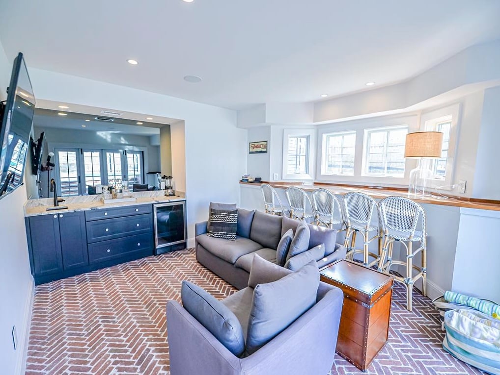 2 Pierce Ln