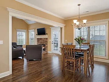 1009 Cascadeway Dr
