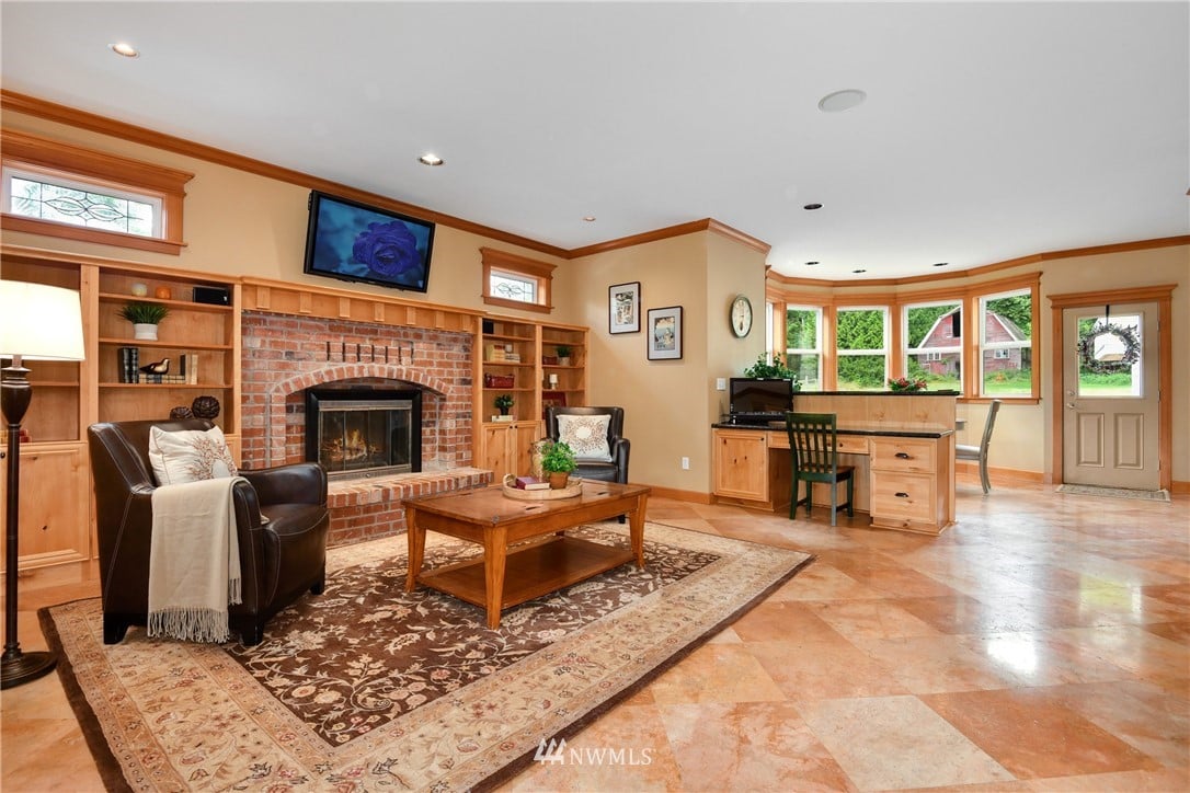 154 E Lake Sammamish Pkwy SE