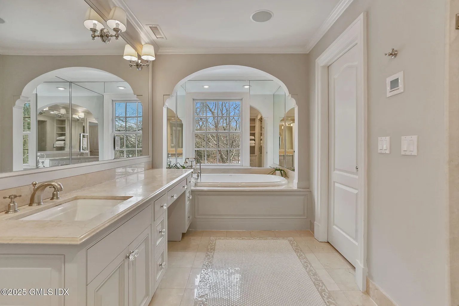 70 Sherwood Ave