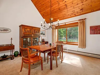 22 Lang Pond Rd