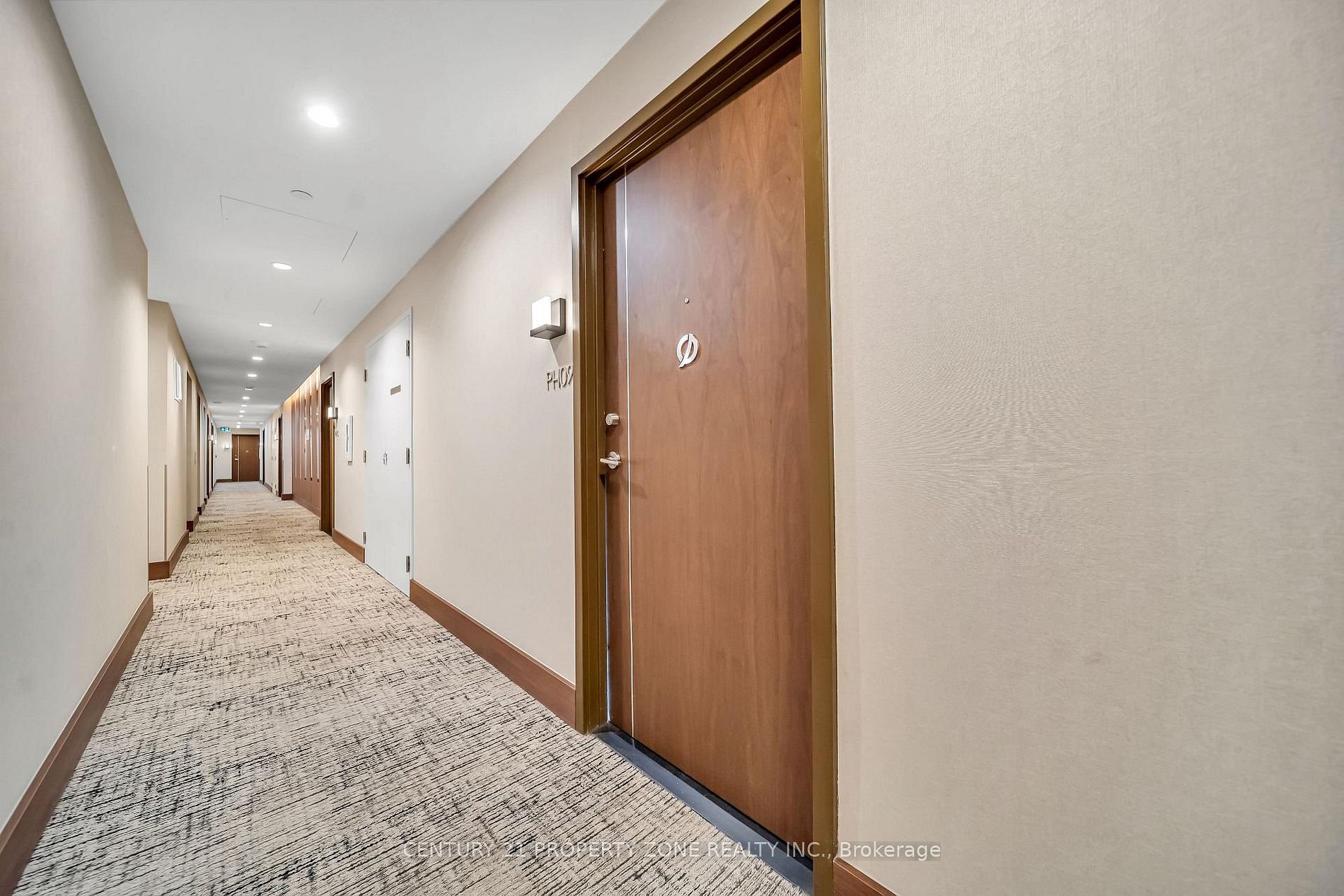 PERFECT SUITE FOR PENTHOUSE LIVING