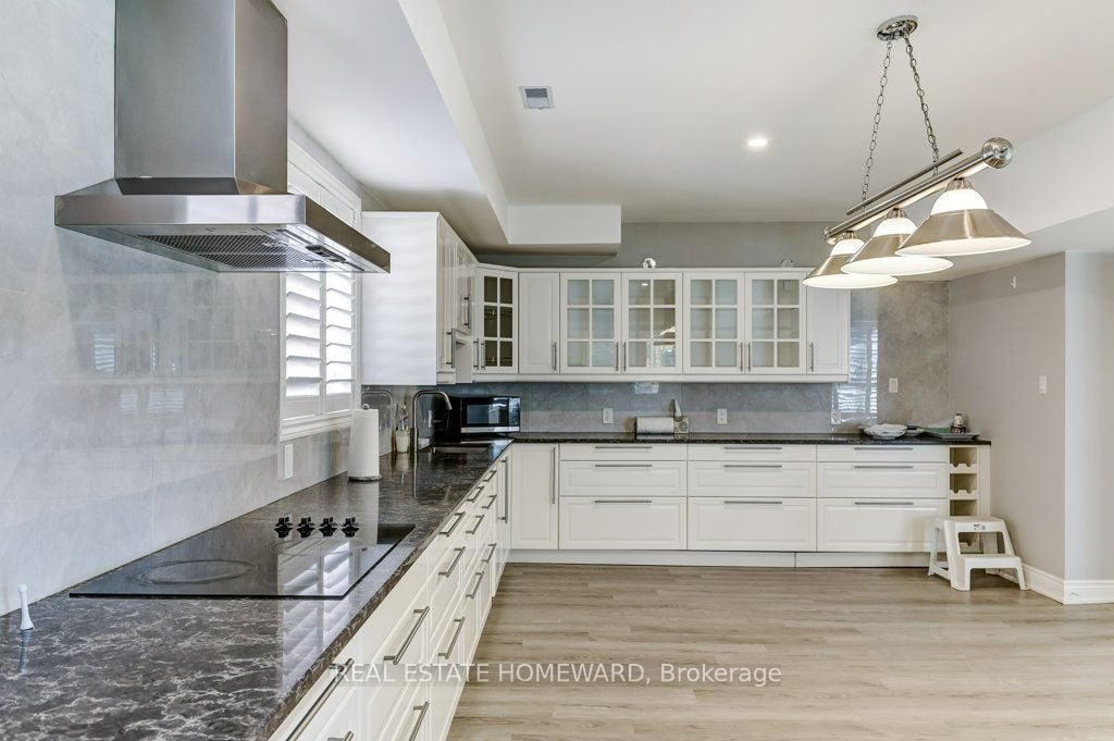 807 Primrose Crt