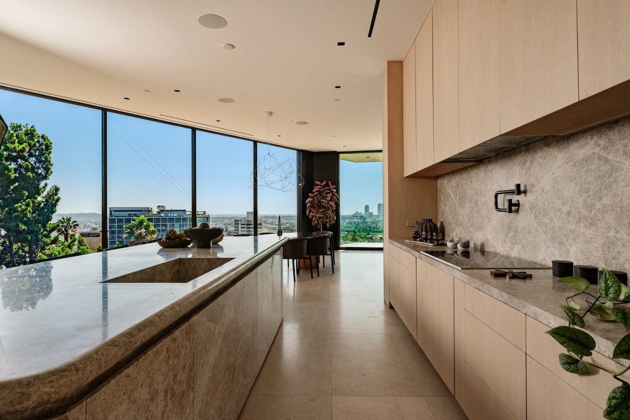 9056 St Ives