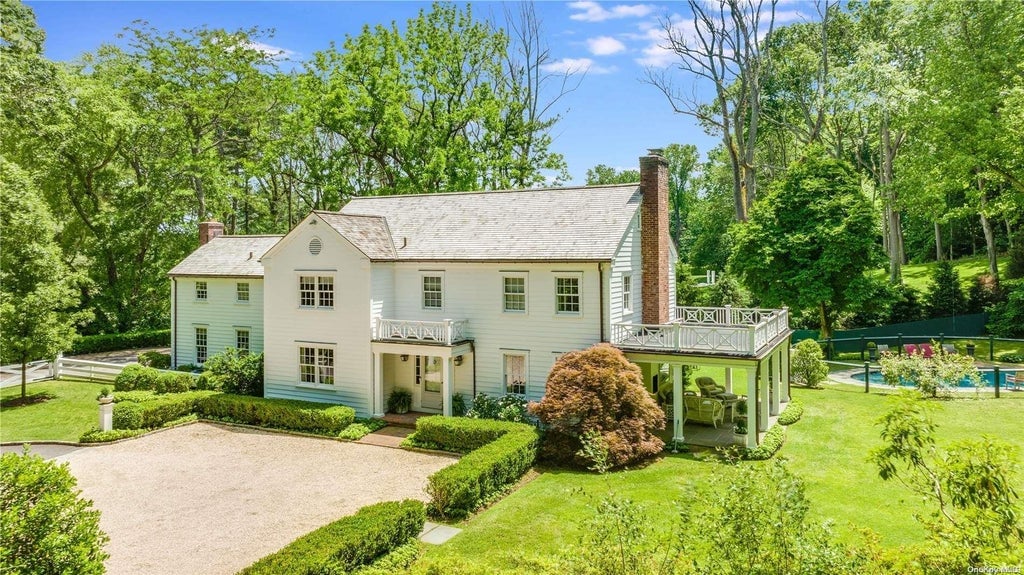 11 Laurel Lane
