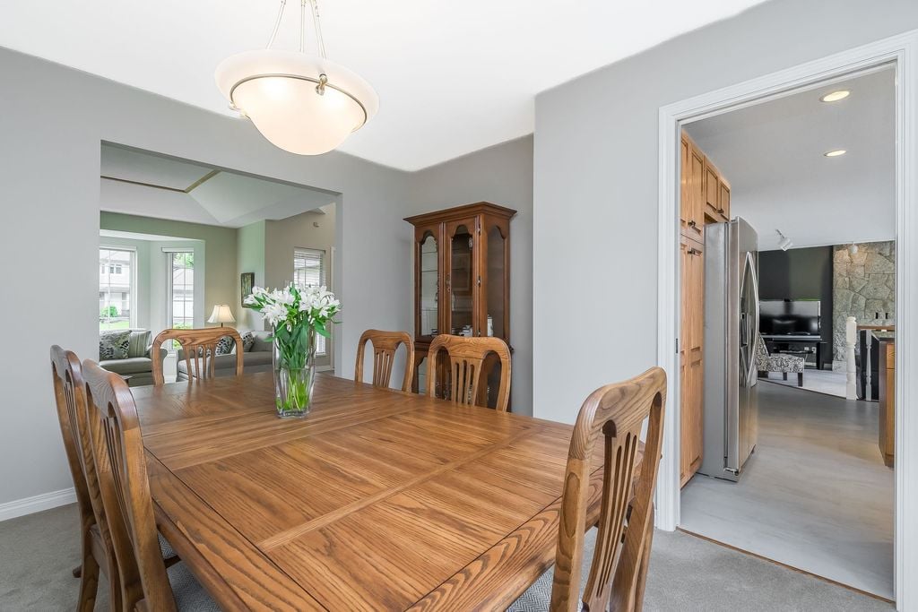 24 Ravine Dr