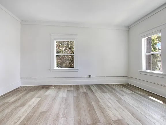 300 San Juan Ave