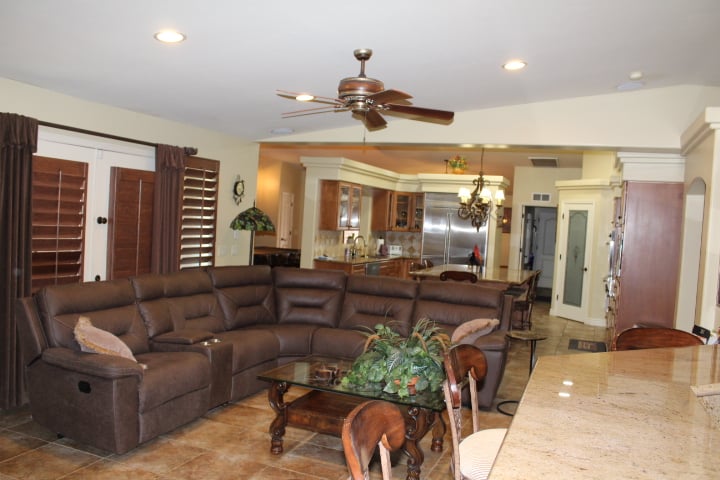 2562 Beverly Glen Dr. 