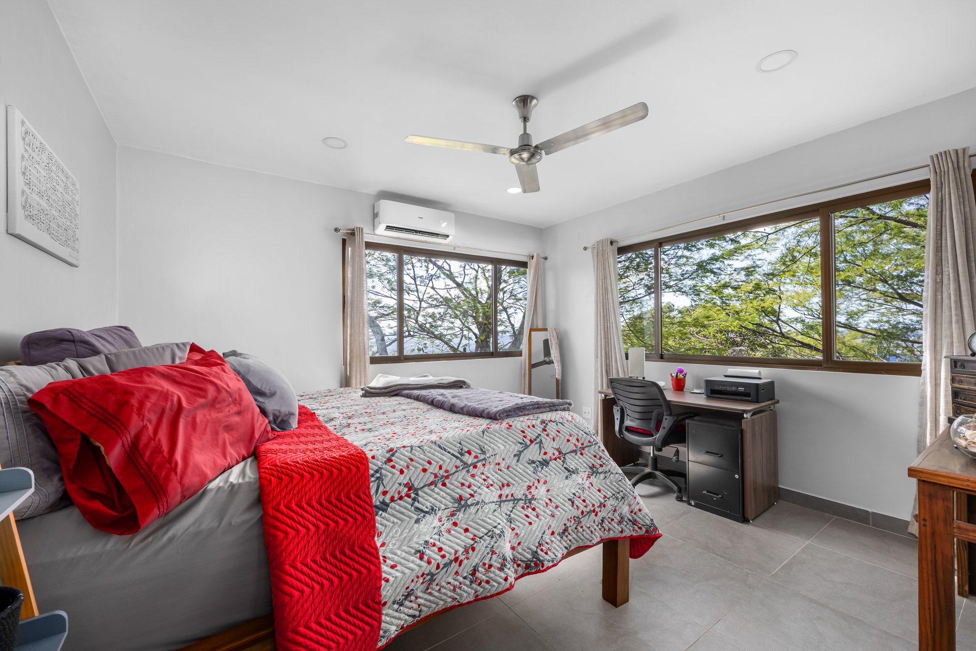 Corona Del Cabo 4 | Main Home + Guest House with Views & Pool – Playa Grande