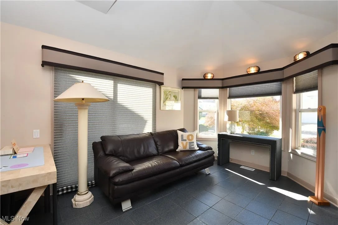 381 W Glengary Cir