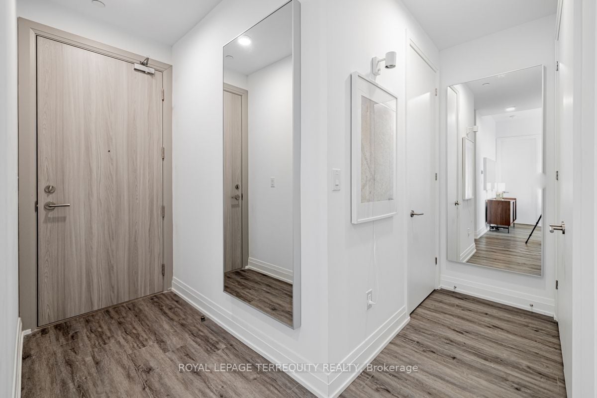 BEAUTIFUL CORNER PENTHOUSE