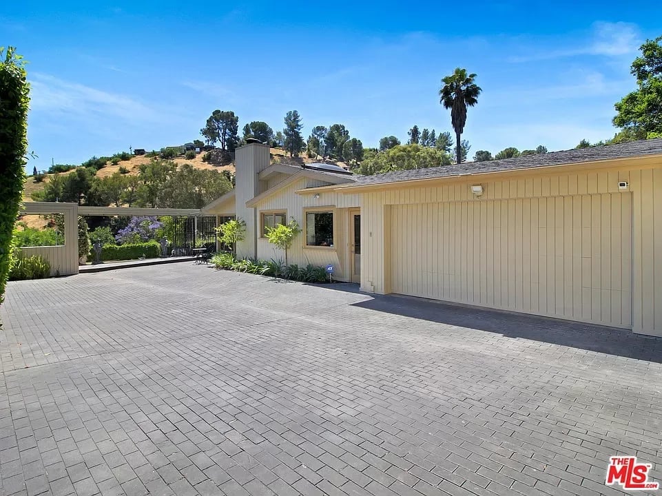18004 Boris Dr