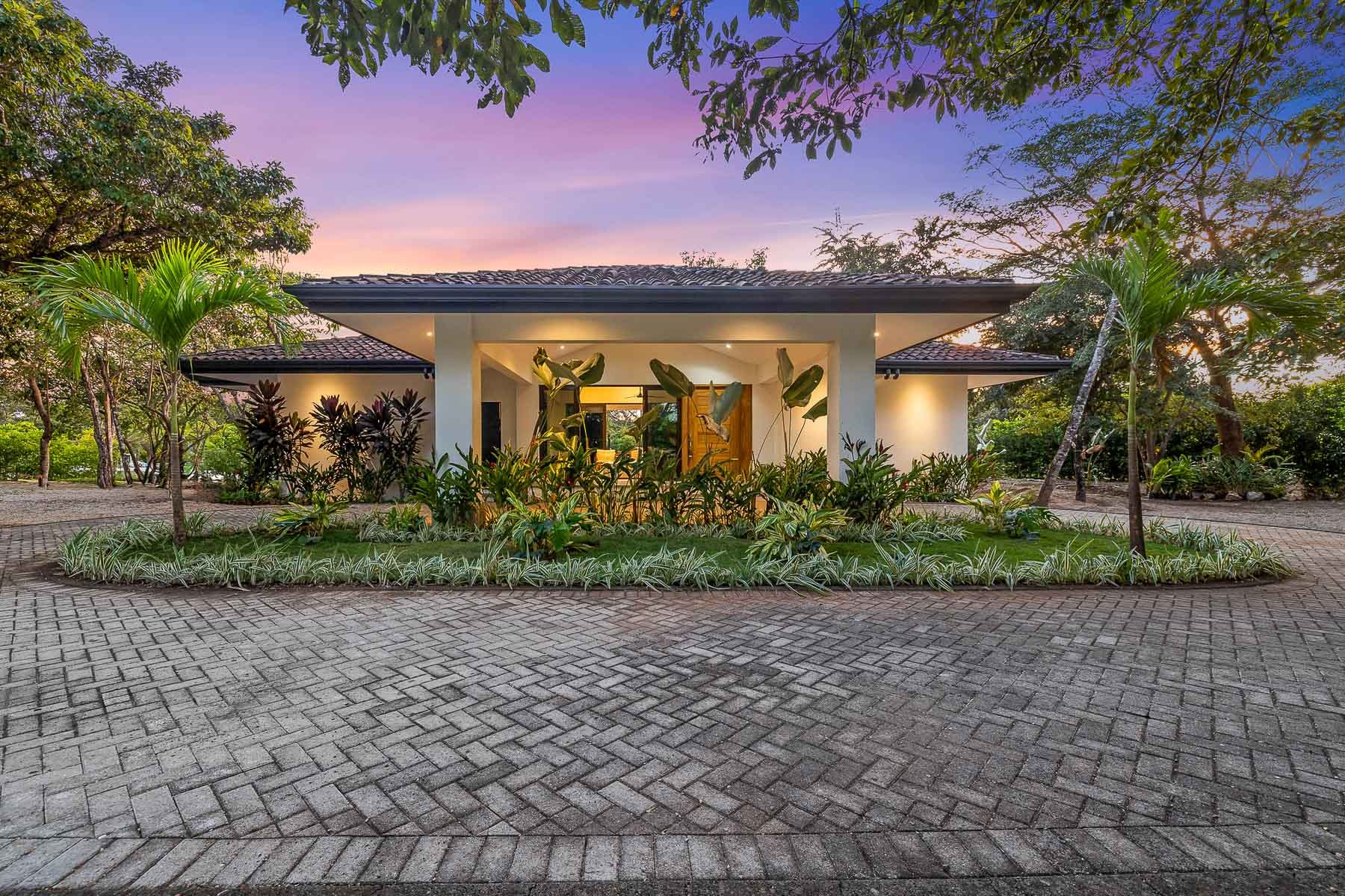 Casa Ohana | Fully Renovated Modern Home in a Gated and Exclusive Community